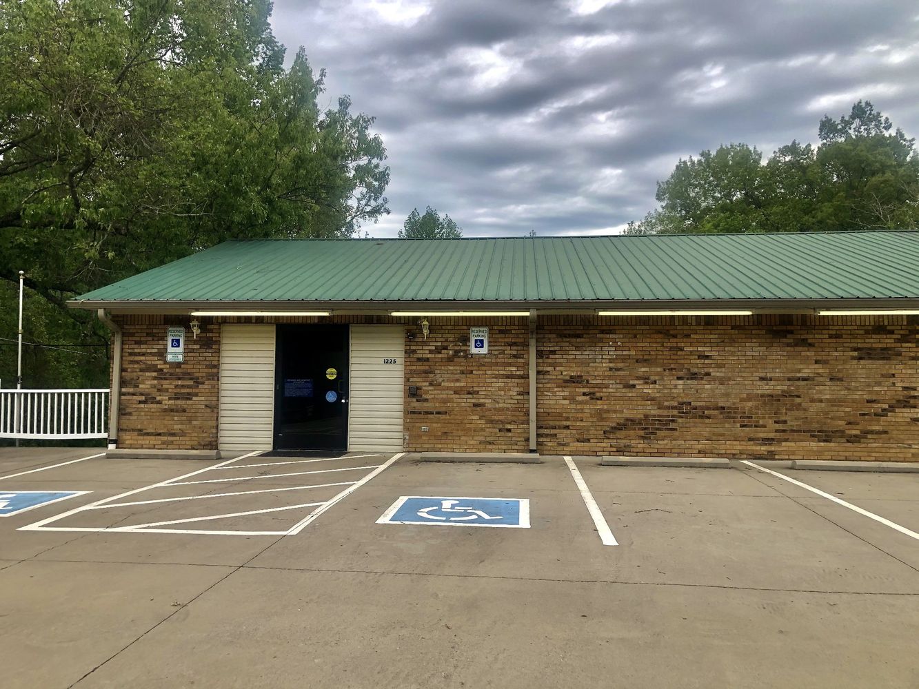 1225 Spring St, Dover, TN 37058